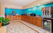 Restaurant 2 SureStay Hotel by Best Western Salina