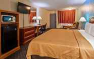 Kamar Tidur 7 SureStay Hotel by Best Western Salina