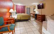 Bedroom 5 SureStay Hotel by Best Western Salina