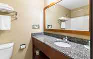 Toilet Kamar 3 Quality Inn Marshal