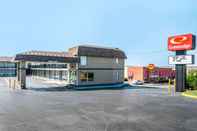 Exterior Econo Lodge near Missouri University of Science