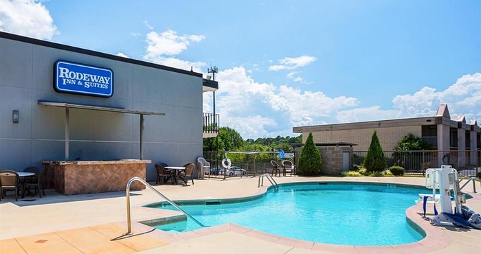 Swimming Pool Rodeway Inn & Suites Tupelo