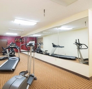 ห้องออกกำลังกาย 3 Red Roof Inn & Suites Cincinnati North-Mason