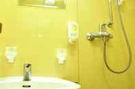 Toilet Kamar Hotel Dolomit