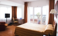 Bilik Tidur 4 Hotel Miramar Badalona