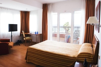 Phòng ngủ 4 Hotel Miramar Badalona