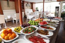 기타 The Empress Theodora Hotel