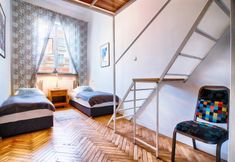 Bedroom 4 Old Town Hostel Kanonia & Apartments