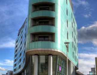 Exterior 2 Gateway Apartments Leeds