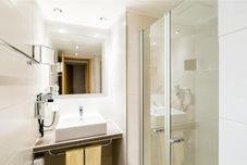 In-room Bathroom Best Western Euro Hotel