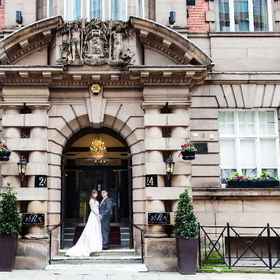 Richmond Apart-Hotel 1, Hotel H&T Pawnbrokers