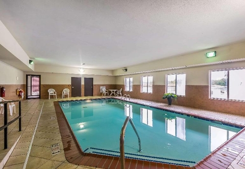 Swimming Pool Spark by Hilton Shepherdsville Louisville South