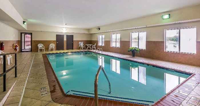 Swimming Pool Spark by Hilton Shepherdsville Louisville South