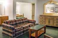 Common Space Comfort Inn Manistique