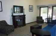 Common Space 7 Comfort Inn Poplar Bluff North