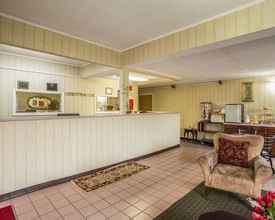 Lobby 4 Econo Lodge Inn & Suites Lugoff