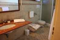 In-room Bathroom Borgo Antico Hotel Fattoria Di Casalbosco
