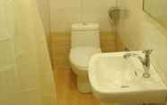 Toilet Kamar 4 Se Hotel 2