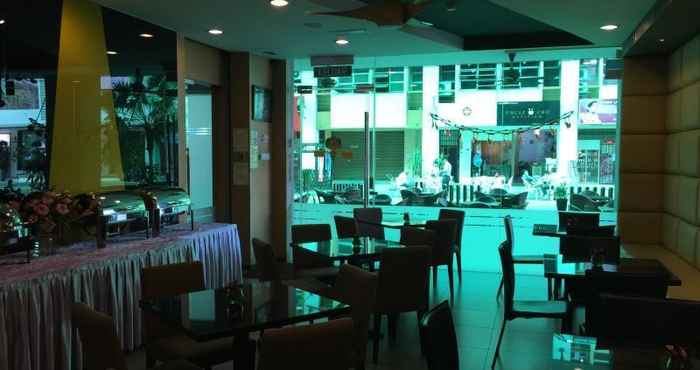 Restaurant Eight Days Boutique Hotel Permas Jaya