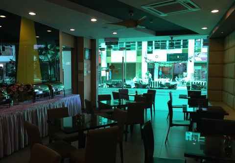 Restaurant Eight Days Boutique Hotel Permas Jaya