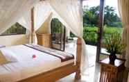 Kamar Tidur 5 Sri Bungalows Ubud