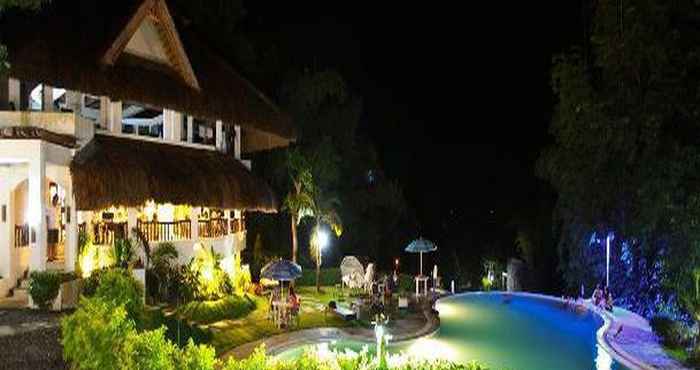 Swimming Pool Bambu Villa Resort