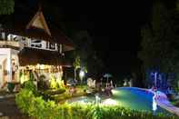 Swimming Pool Bambu Villa Resort