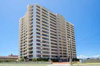 Exterior 4 Breakers North Beachfront Holiday Apartments