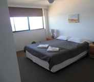 Kamar Tidur 3 Breakers North Beachfront Holiday Apartments