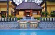 Kolam Renang 4 Raffles Holiday Hotel