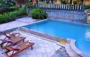 Kolam Renang 5 Raffles Holiday Hotel