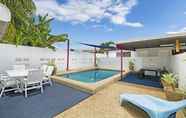 Swimming Pool 2 Townsville Holiday Apartments