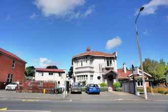 Bangunan 4 Albatross Inn Bed & Breakfast