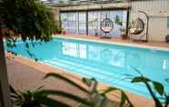 Swimming Pool 2 Batemans Bay Manor - Bed and Breakfast