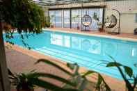 Swimming Pool Batemans Bay Manor - Bed and Breakfast