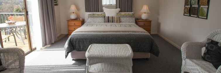 Bedroom Batemans Bay Manor - Bed and Breakfast