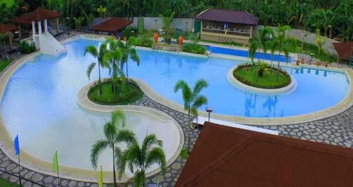 Swimming Pool Northland Resort Hotel