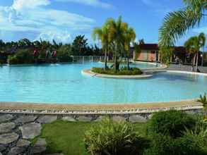 Swimming Pool 4 Northland Resort Hotel