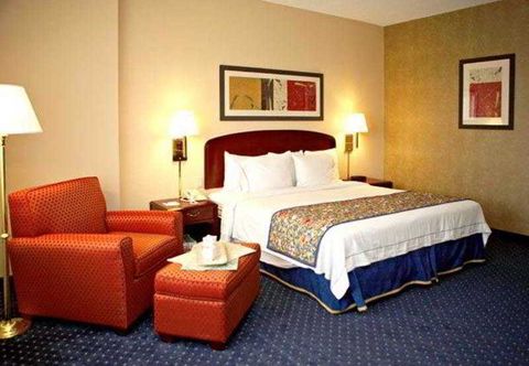 Bedroom Courtyard Dallas Addison/Quorum Drive