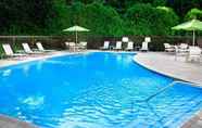 Swimming Pool 6 Fairfield Inn Milford