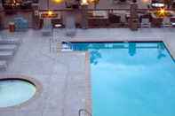 Kolam Renang Residence Inn Prescott