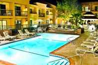 Swimming Pool Courtyard Sacramento Rancho Cordova