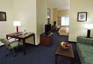 Bedroom 4 Holiday Inn & Suites Bothell - Seattle Northeast