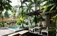 Kolam Renang 3 Serene Bangkok Bed  Breakfast