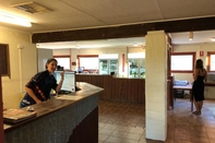 Lobby Glen Helen Lodge