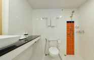 Toilet Kamar 2 Get Sleep Bangkok Surawongse (La Residence)