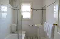 Toilet Kamar Waldorf Drummoyne Serviced Apartments