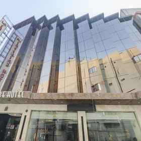 ลา แซฟไฟร์ 1, โรงแรม & ที่พัก DLF Emporio Vasant Kunj