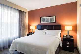 Phòng ngủ 4 Embassy Suites Elizabeth Newark Airport