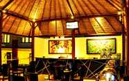 Bar, Kafe dan Lounge 4 Holiday Bali Villas Kuta Royal